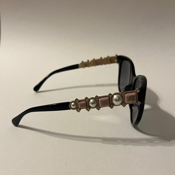 CHANEL Crystal Pearl Cat Eye Polarized Sunglasses - Picture 3 of 15